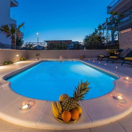 Villa Seaview With Pool - Apartment Cotton โตรกีร์ ภายนอก รูปภาพ