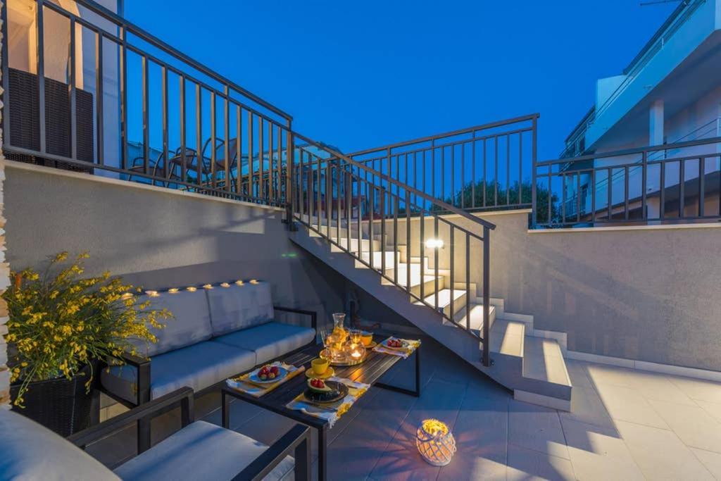 Villa Seaview With Pool - Apartment Cotton โตรกีร์ ภายนอก รูปภาพ