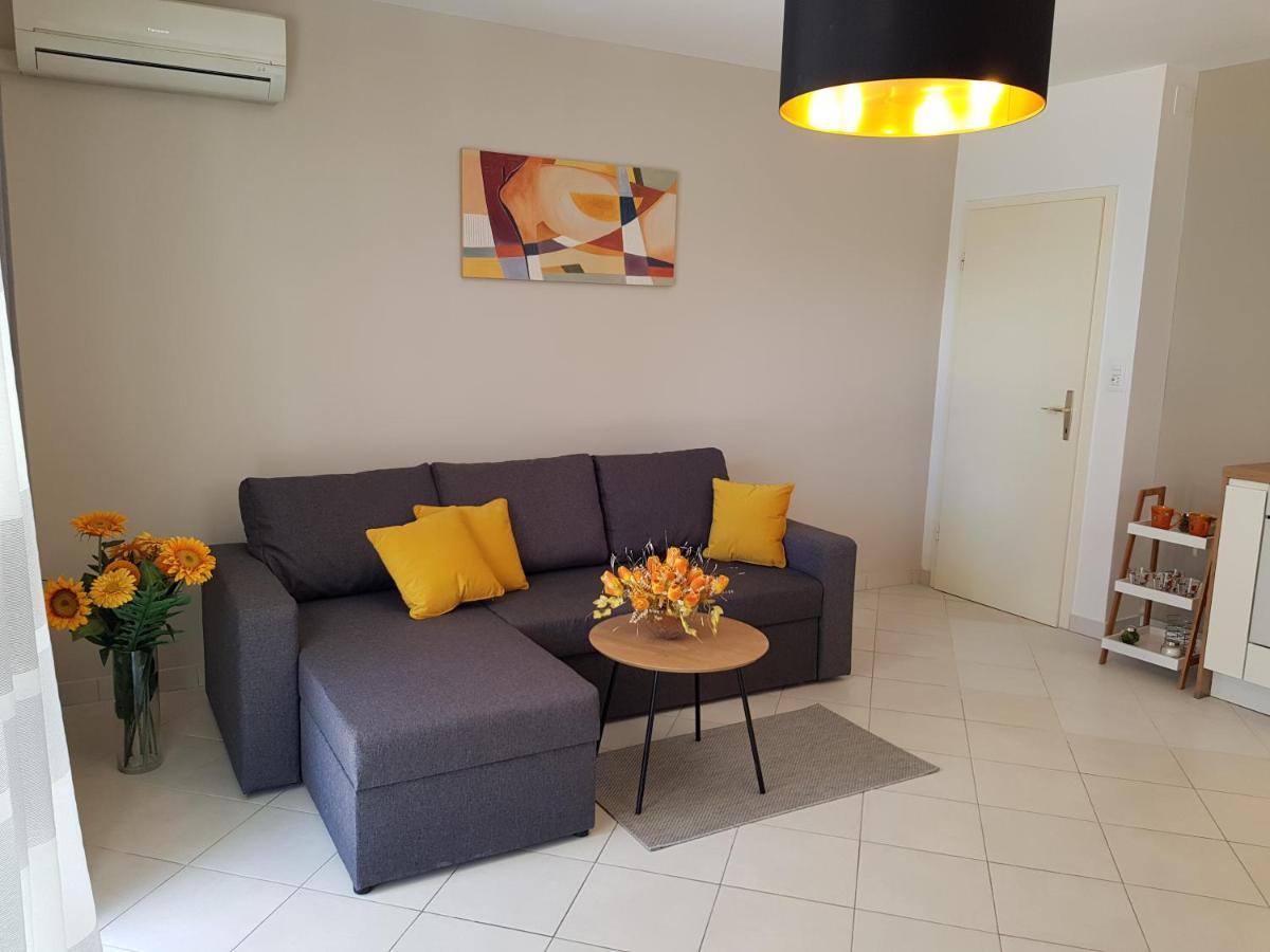 Villa Seaview With Pool - Apartment Cotton โตรกีร์ ภายนอก รูปภาพ